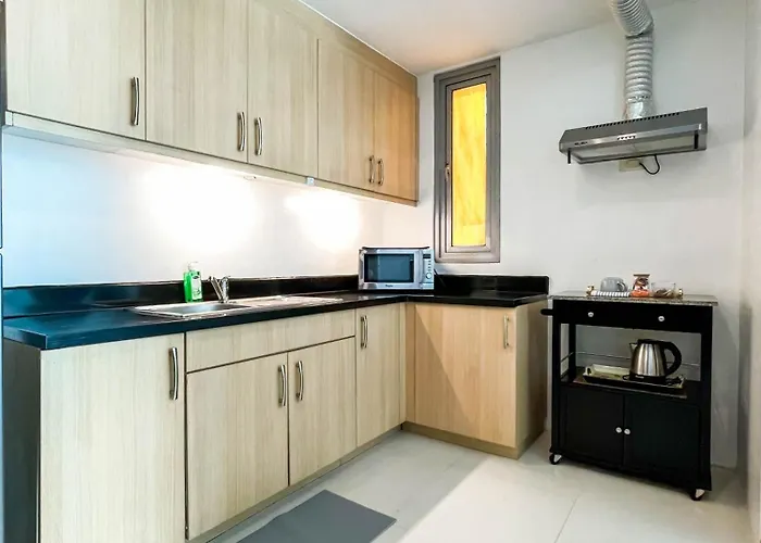 Apartahotel Corner 1br Unit With View Avant At The Manila