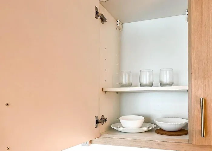 Corner 1br Unit With View Avant At The