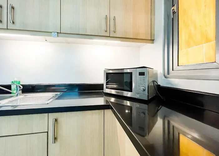 Corner 1br Unit With View Avant At The Manila