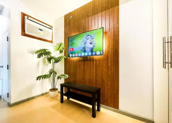 Apartahotel Corner 1br Unit With View Avant At The 4*