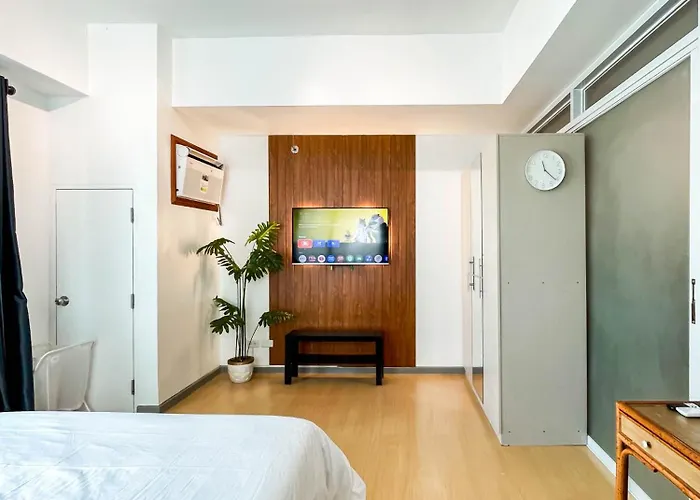 Apartahotel Corner 1br Unit With View Avant At The 4*